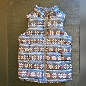 Old Navy Puffer Vest. Girls. SIZE MEDIUM. Dark Blue, White, Red patterned.